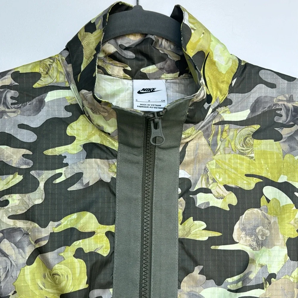 Nike Jacket - Picture 2 of 6